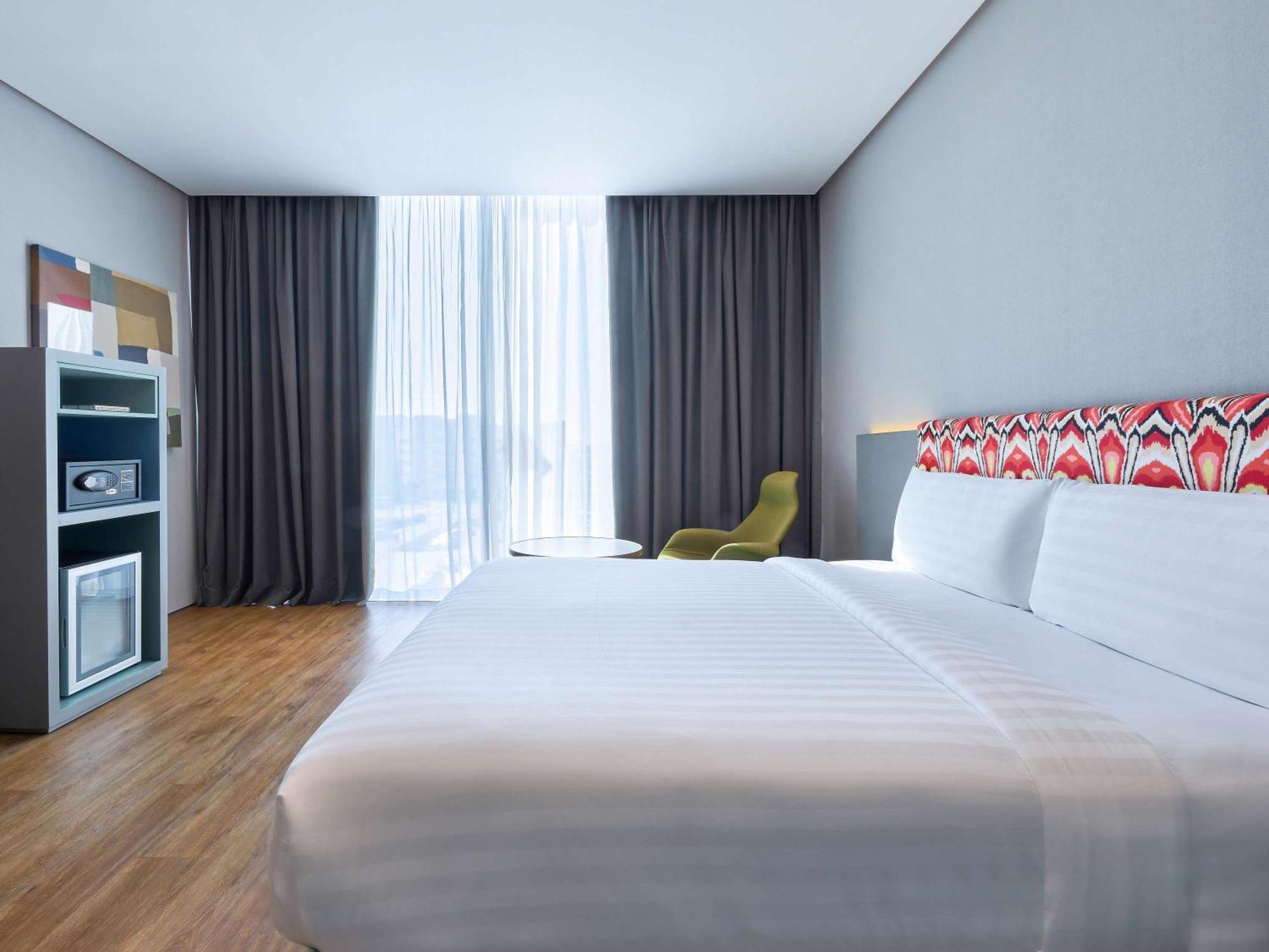 Ibis Styles Dubai Jumeira Exterior foto